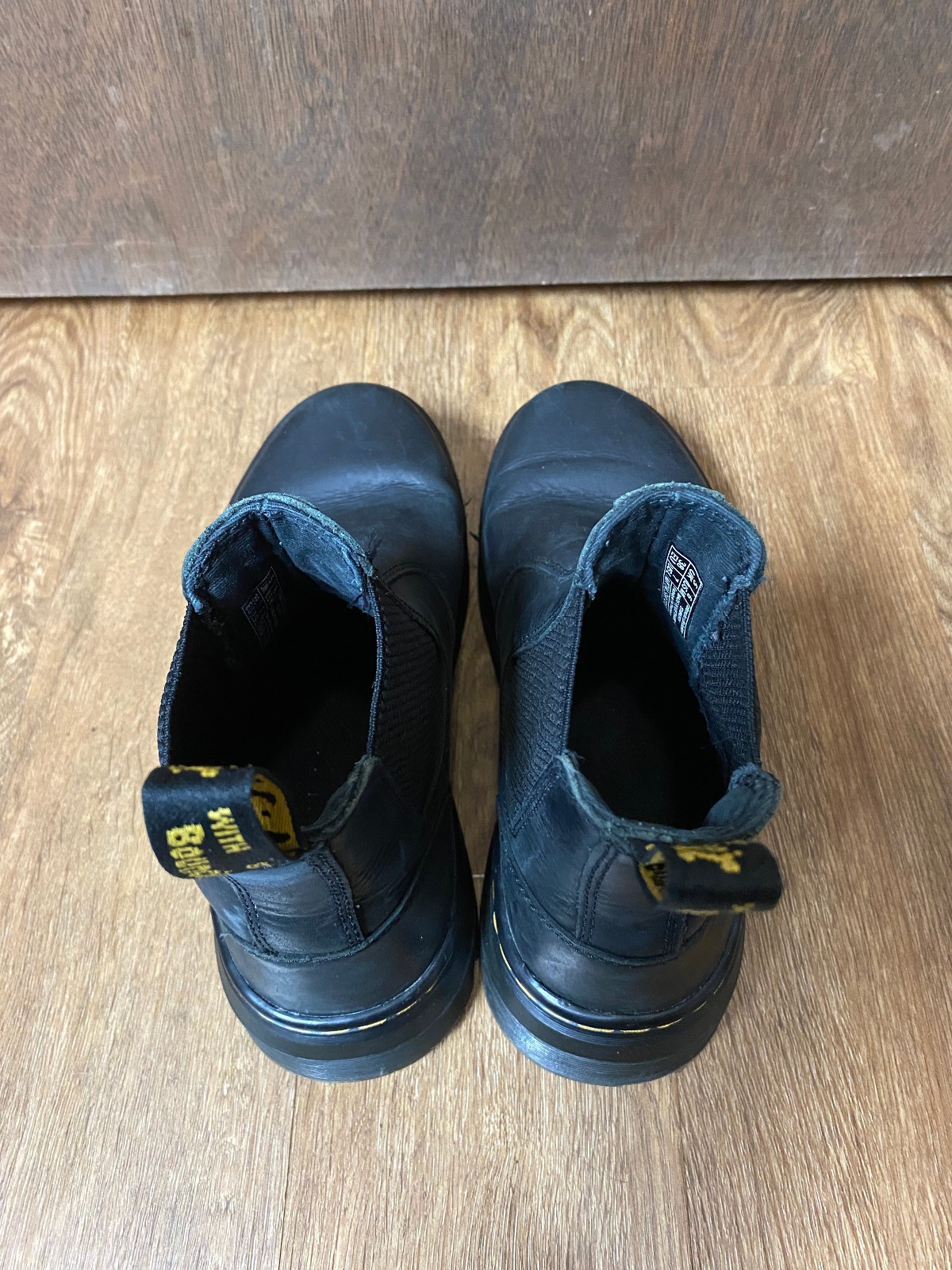 Dr. Doc Martens Embury Chelsea BOOTS Black Slip On Men 6 /Women 7 thumbnail 5