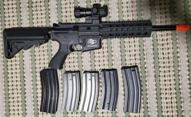 Airsoft Gi Custom Crusader Version 2 Aeg Airsoft Rifle With Sight And 5 Mags
