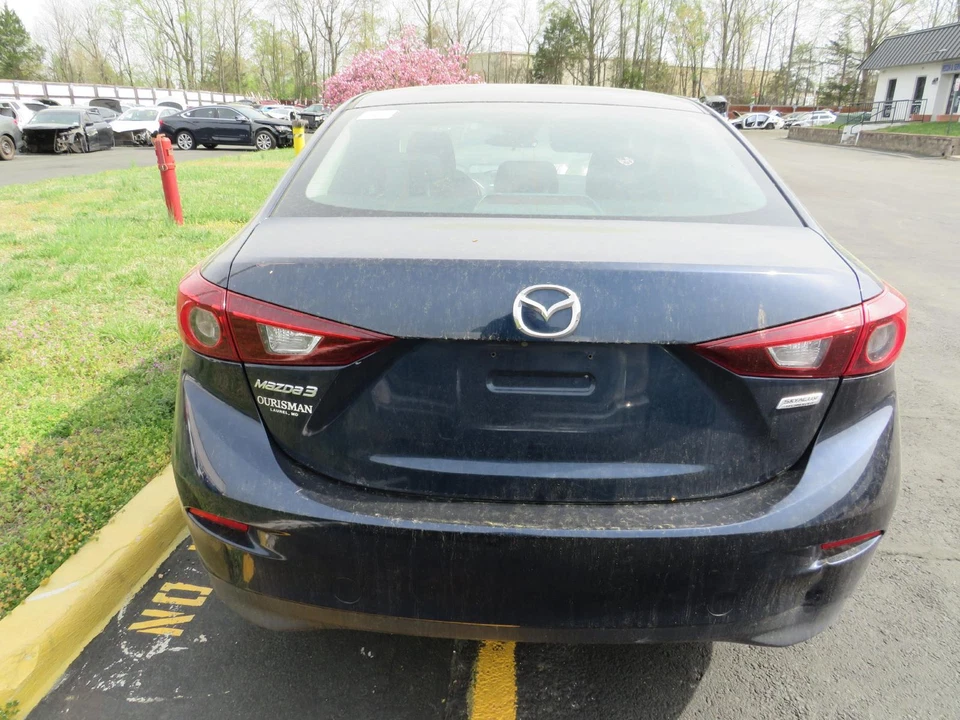 14 15 16 17 18 MAZDA 3 CAPÓ Foto 3 de 4