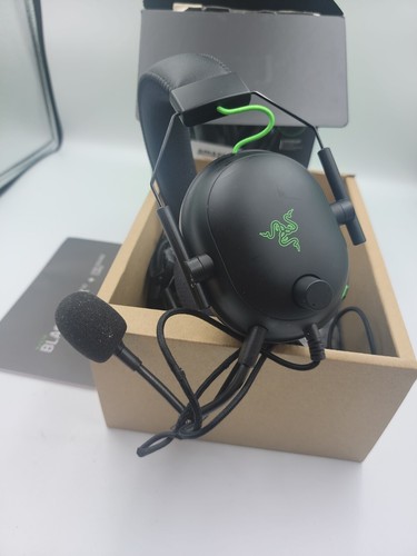 Zestaw słuchawkowy do gier Razer BlackShark V2 z przestrzenną kartą dźwiękową USB THX 7.1 - R001 - Zdjęcie 5 z 11