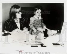 Press Photo Diane Keaton & Child Co-Star - srp14112
