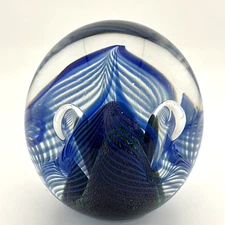 Signed Robert Eickholt Eyes Blue Feather Pulled Hand-Blown Glass Paperweight '90