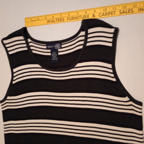 Venezia Jeans Clothing Co. Women's Sleeveless Sweater Size 18/20 Navy White EUC - Picture 8 of 14