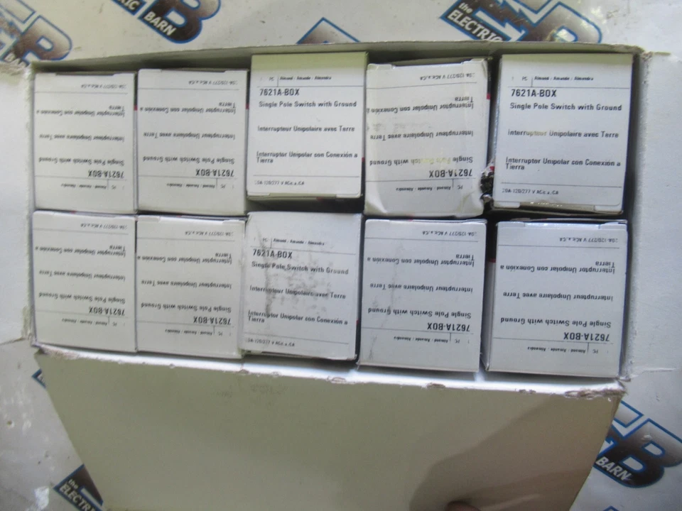 Interruptor Decora Cooper 7621A-BOX (10) Grado Comercial 20 Amp 120/277V 1P -NUEVO-B Foto 2 de 4