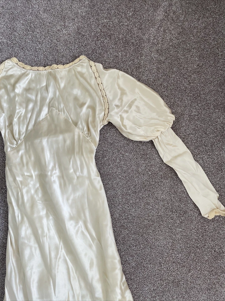 Antique 1930s Art Deco Wedding Dress Satin Liquid Balloon Juliet Sleeve Train XS - Image 3 of 4