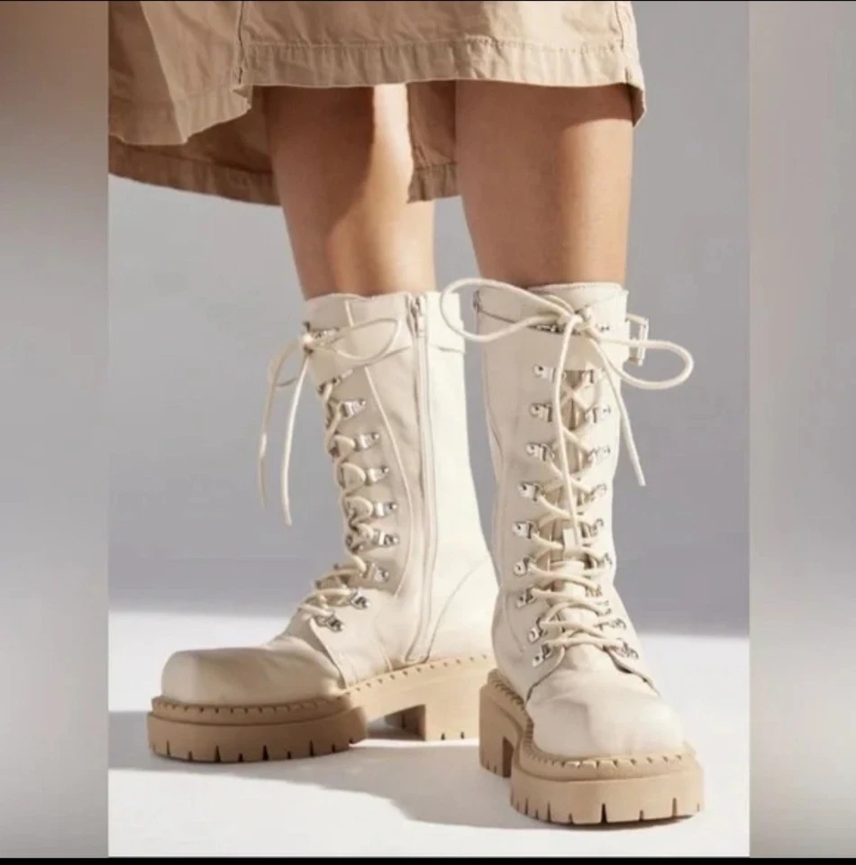 Urban Outfitters Foto 2 de 4