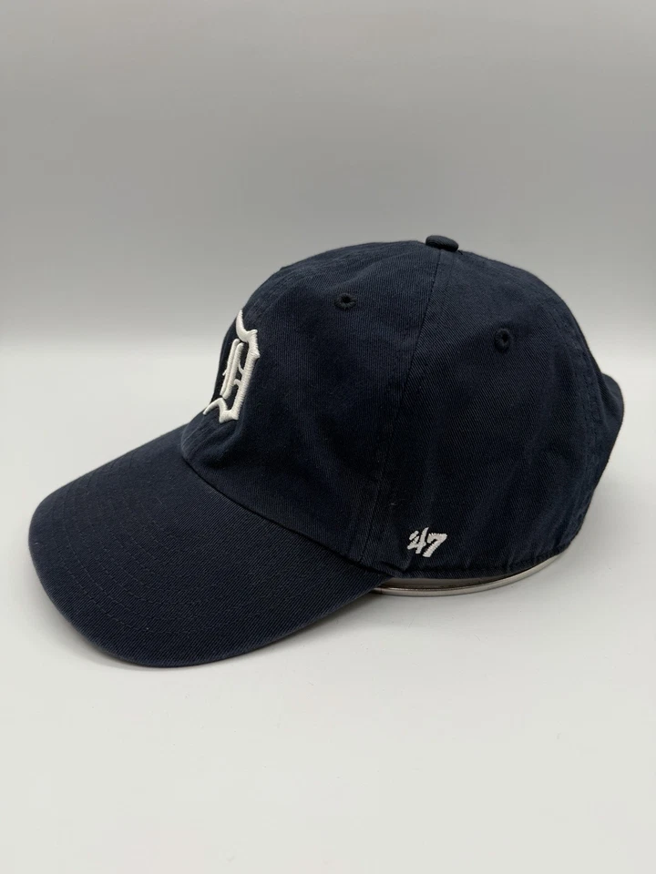 Gorra 47’ Marca Detroit Tigers Limpieza Correa Azul Marino Foto 2 de 4