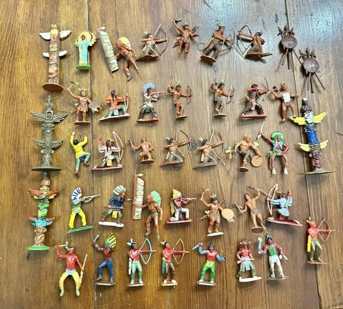 Marx Recast ? Mpc  or Others Playset Toy Soldier Figures Lot