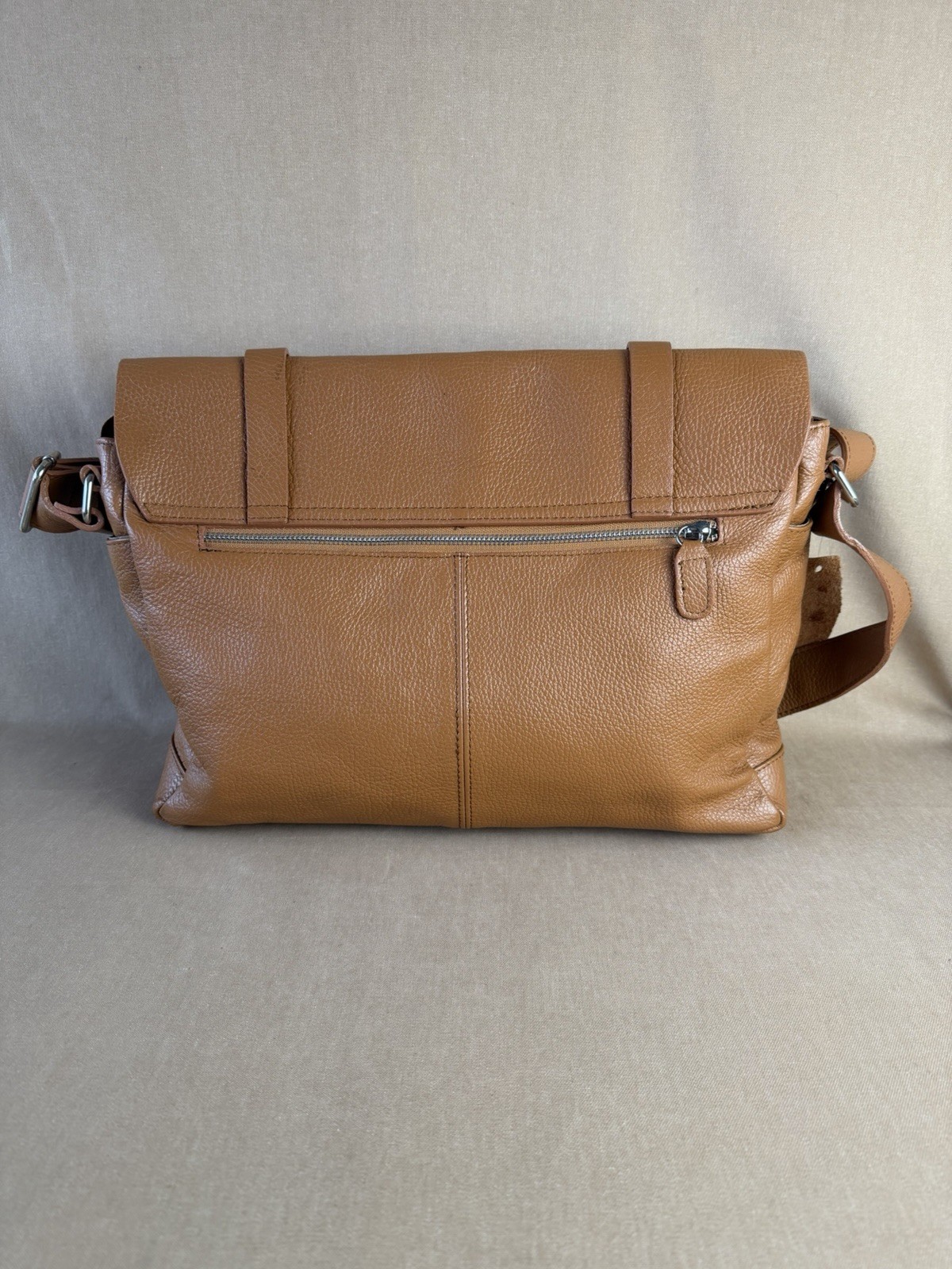PELL ITALY LEATHER MESSENGER BAG Unisex Camel Color With Adjustable Strap