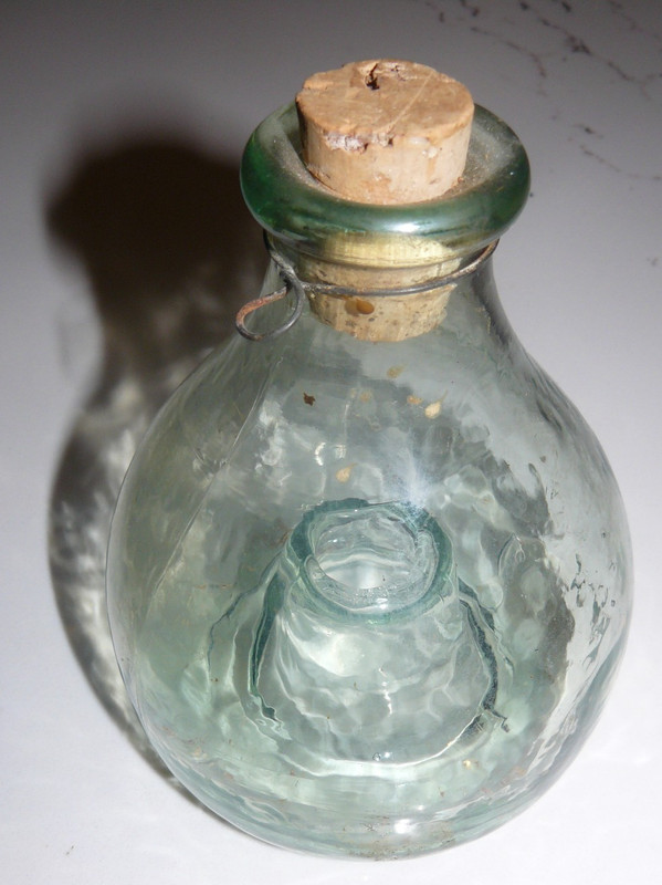 VINTAGE Green Blown Glass Fly/Wasp Catcher Insect/Bug Trap with cork