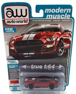 Auto World Maßstab 1:64 AW64362 - 2020 Shelby GT-500 Carbon Fiber Track Pack