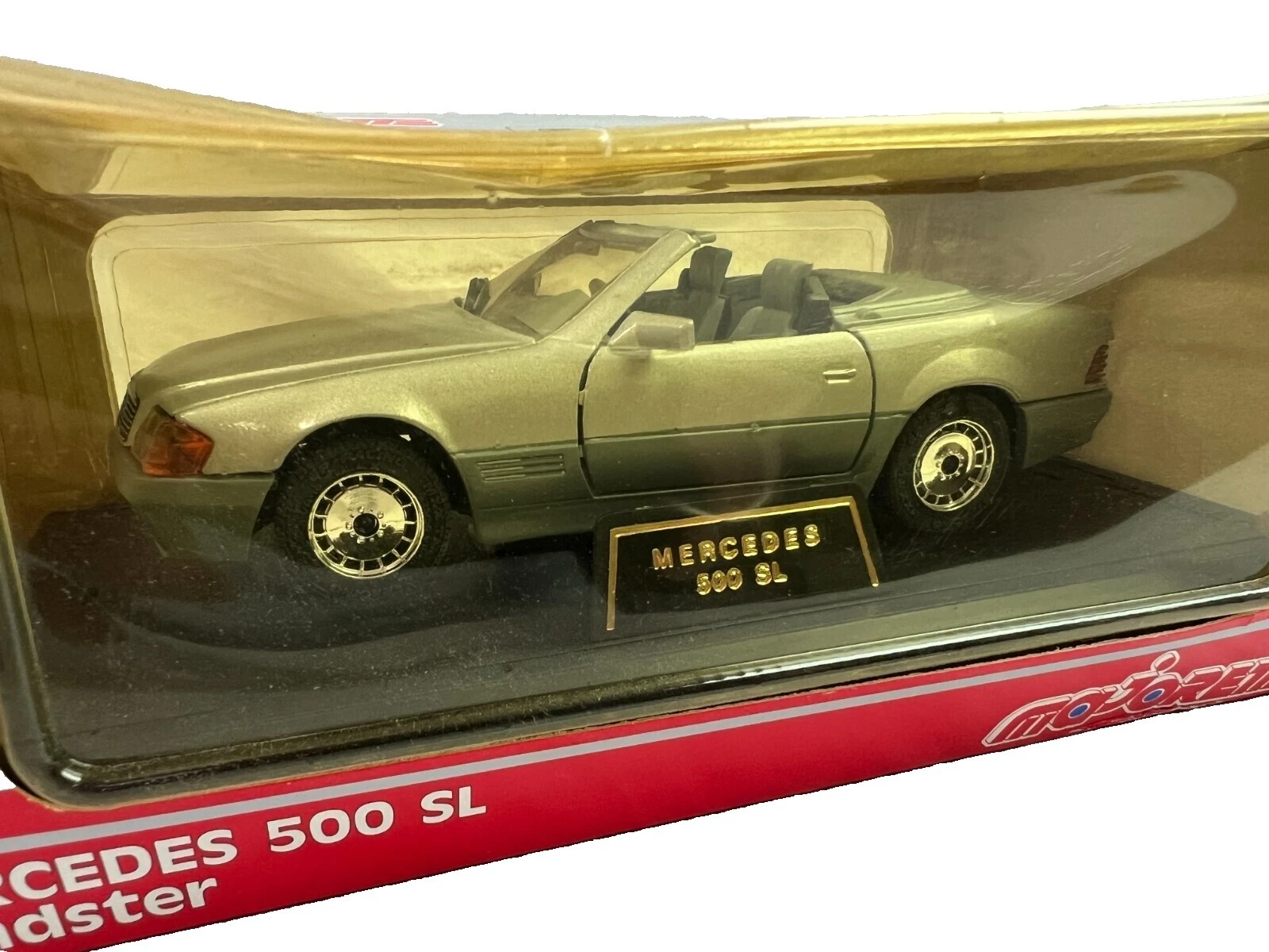 Majorette Mercedes-Benz 1:24 vehículos diecast y de juguete