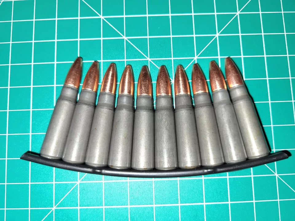 Paquete de 10 tapas a presión 7,62x39 ayudas de entrenamiento en clip pelador SKS estuche de acero Foto 2 de 4