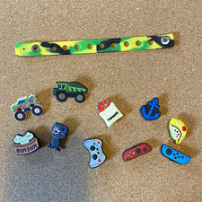 Jibbitz for Crocs Set w Camo Strap - Food, Video Games, Vehicles