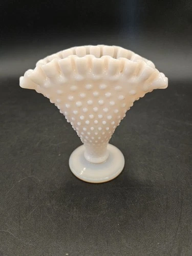 VTG. Fenton Pink Rose Hobnail Fan Vase