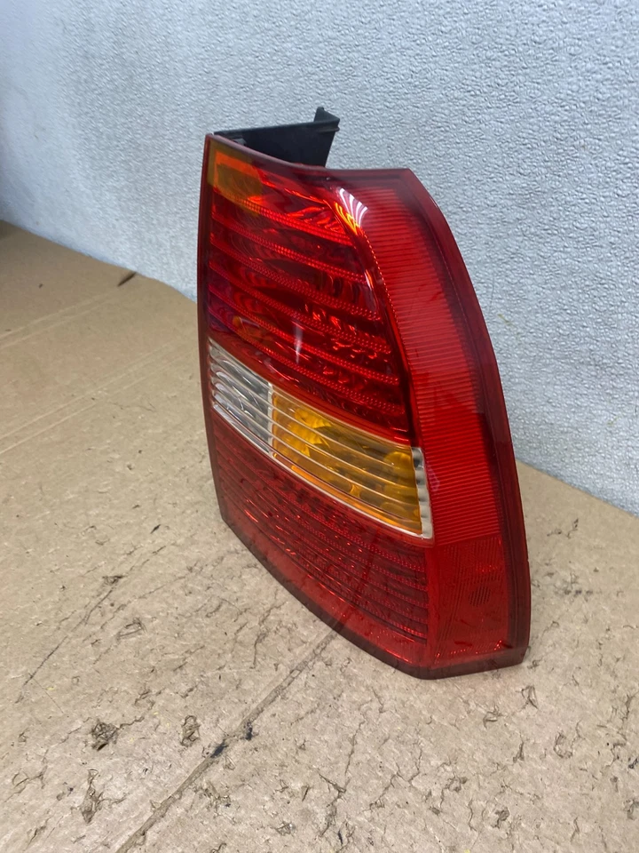Luz trasera lateral derecha lado pasajero Kia Sportage 2005 a 2007 OEM V4545 DW Foto 2 de 4