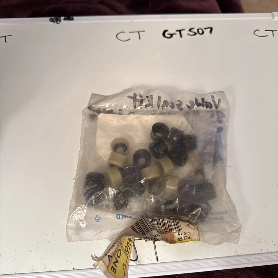 (1) Kit de sellos GM 12511890 genuino OEM de colección vendido como un kit Foto 2 de 2