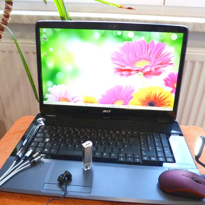 Acer 8735 Kino 18 Zoll FULLHD GEMSTONE l 3x HDD SSD I Windows 11 HDMI GeForce I - Bild 1 von 4