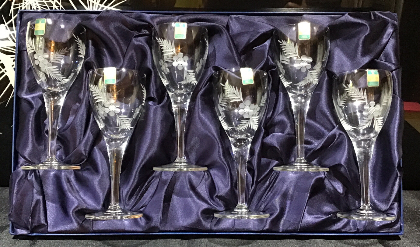 6 x Gleneagles Crystal Etched Wine Glasses With Original Box And