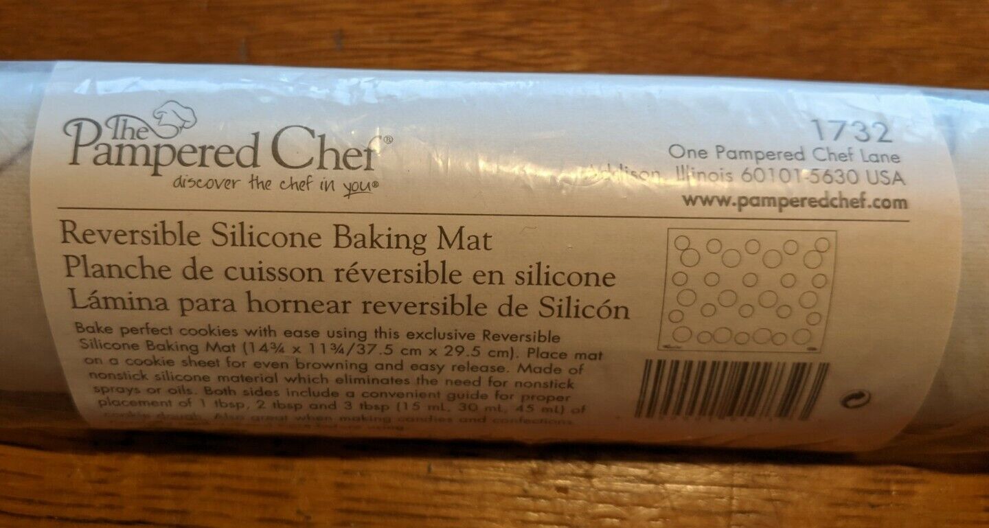 PAMPERED CHEF Reversible Silicone Baking New product #1732 - Super Special SALE held T Oven-Safe Mat