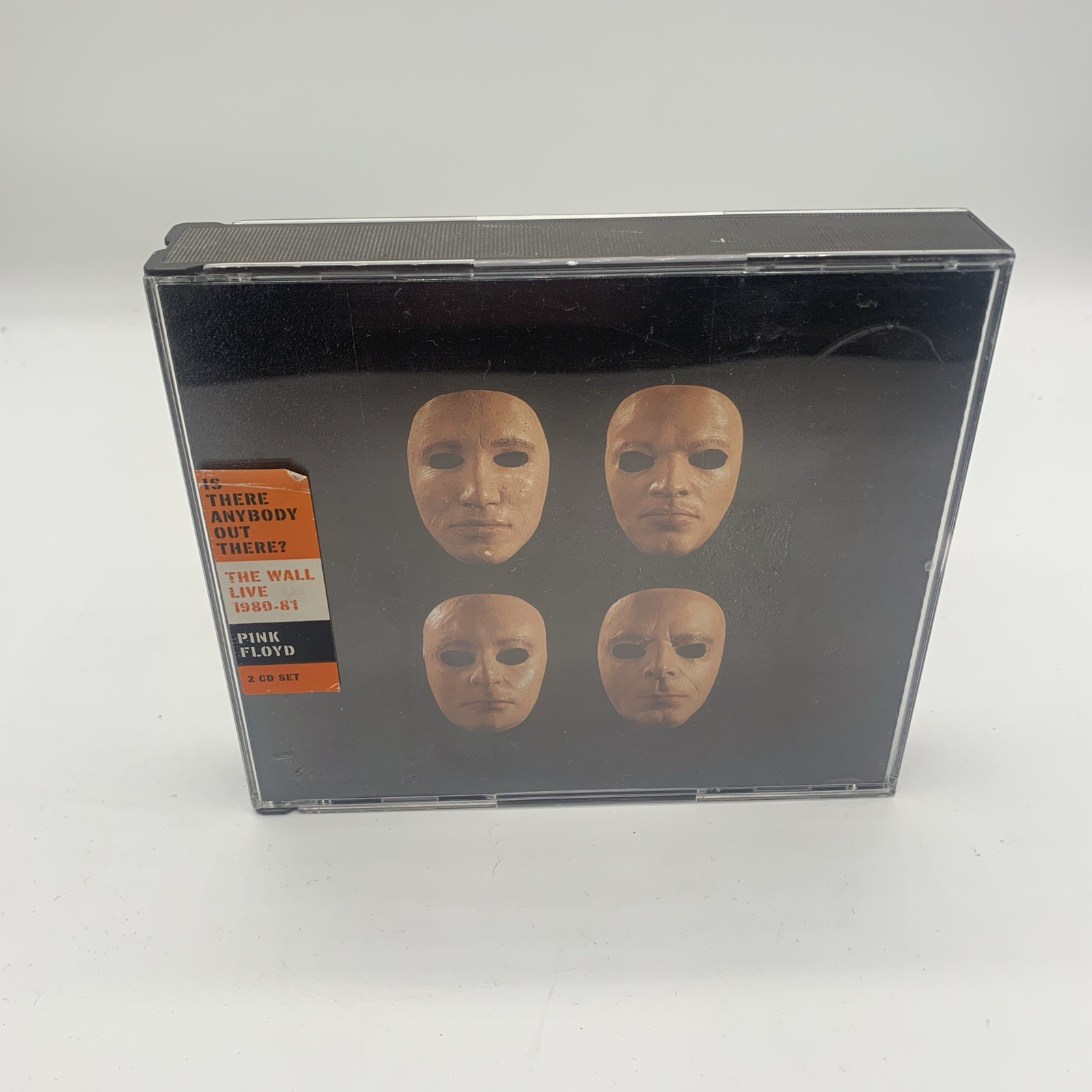 PINK FLOYD THE WALL LIVE 1980-81 2 CD SET 2 BOOKLETS IS THERE ANYBODY OUT THERE?