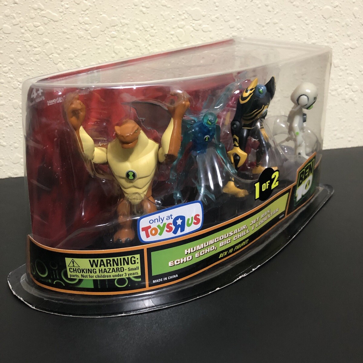 Ben 10 Toys R Us Exclusive Figure Set 1 of 2 #95978 Cartoon