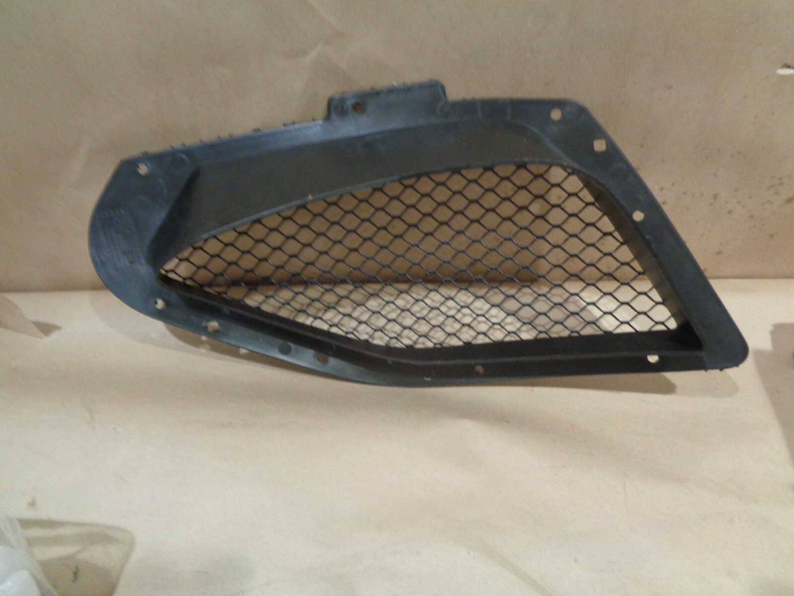 Maserati Quattroporte S -  RH Front Lower Grille NEW P/N 670110341