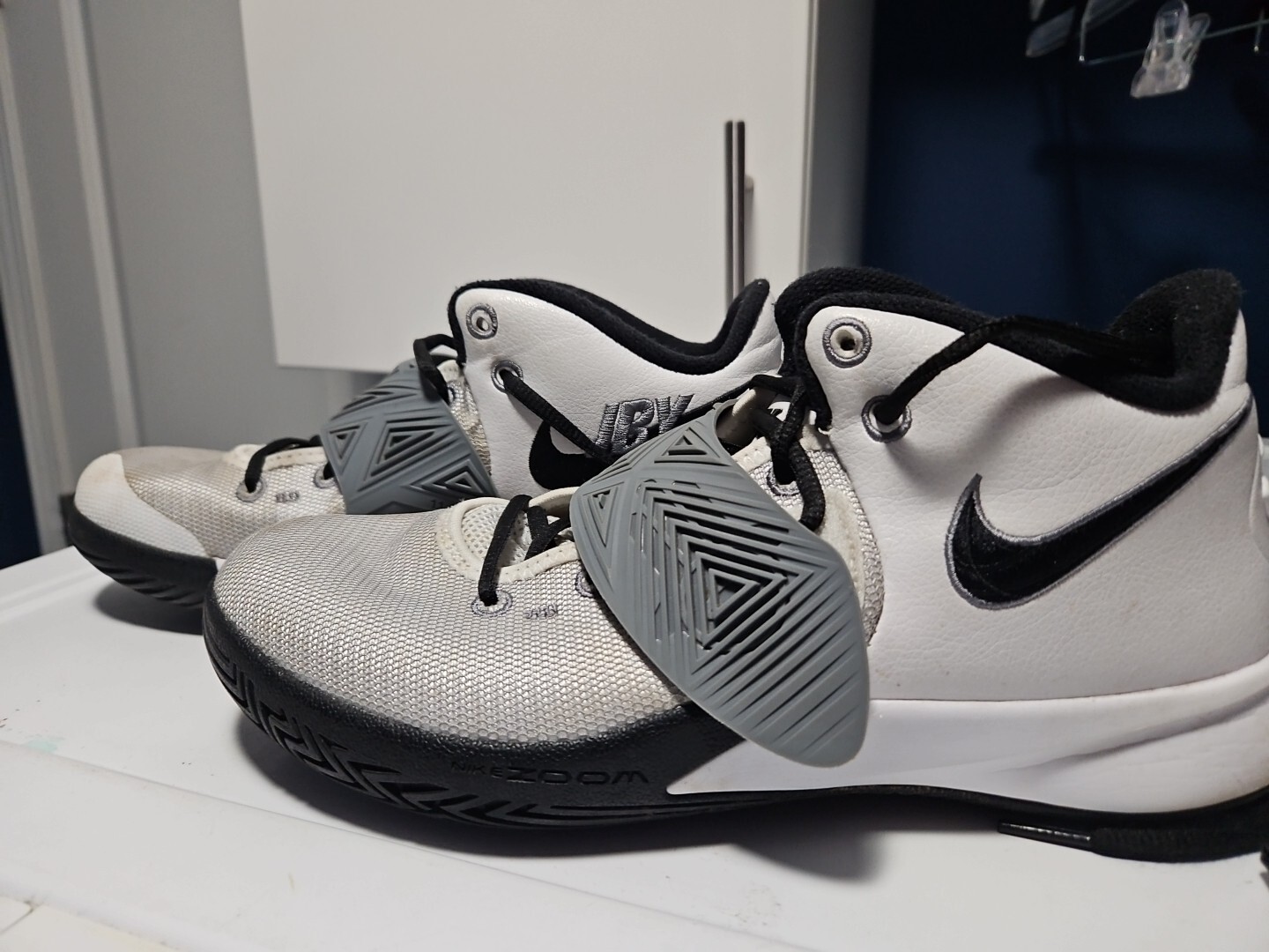 Size Nike Kyrie Flytrap White Cool Gray 2020 EXCELLENT