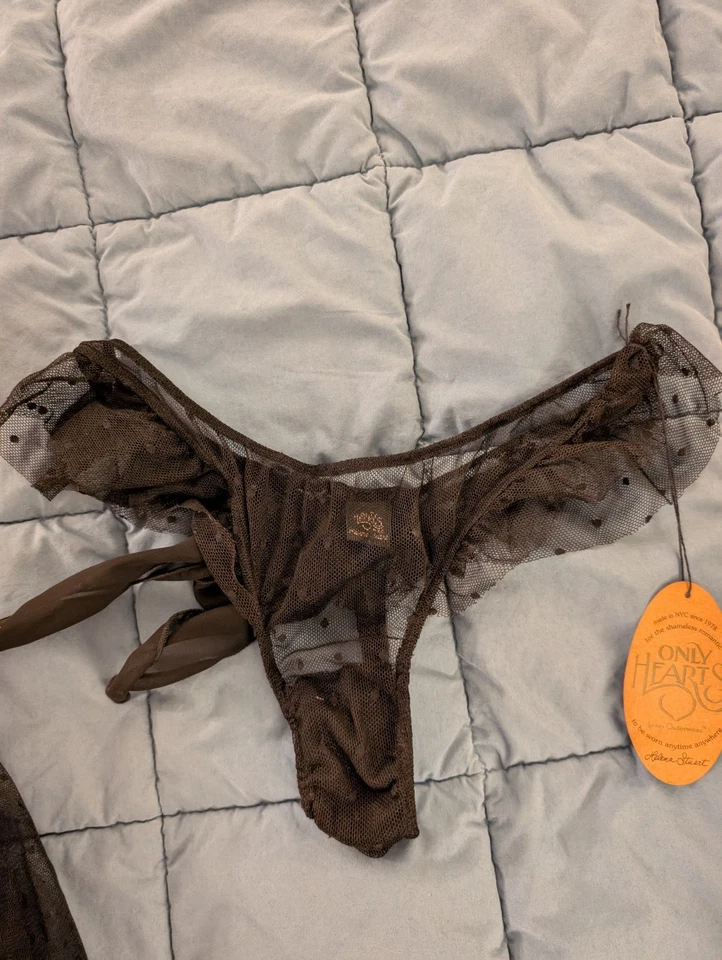 Nuevo con etiquetas Only Hearts CouCou Lola Tanga con Volantes Talla M Negro Encaje Lencería Bragas 51437 Foto 4 de 4