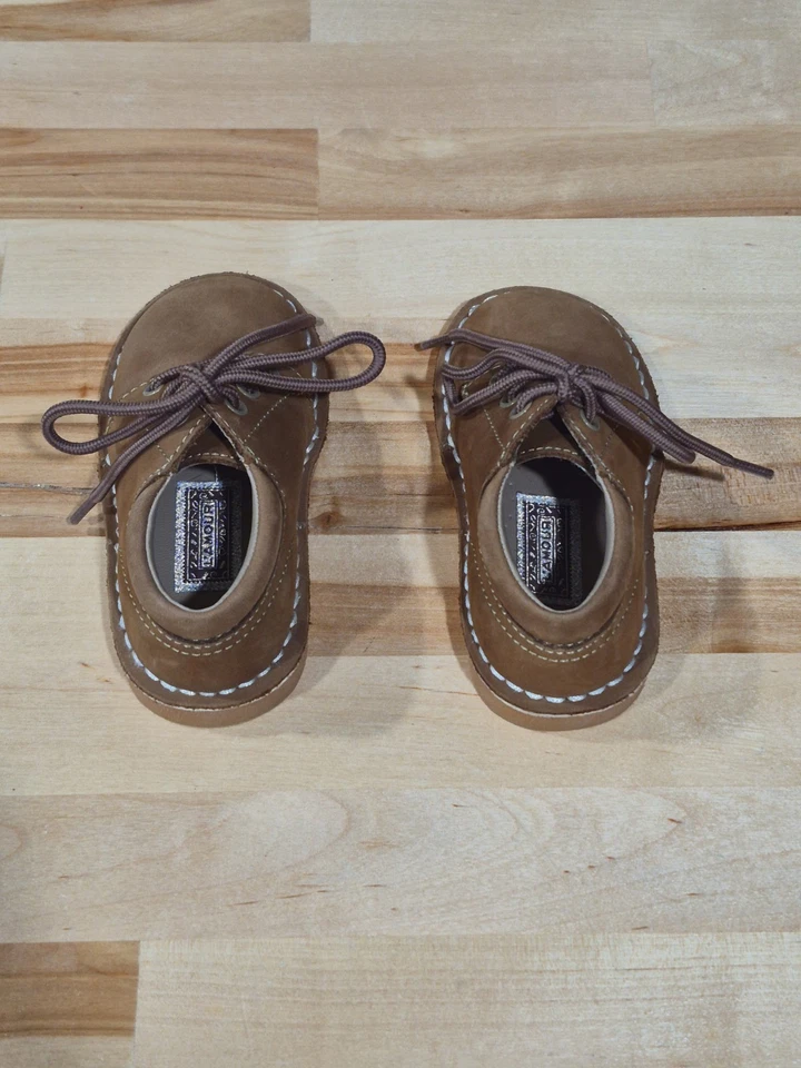 Zapatos de vestir L’amour marrón gamuza con cordones para niños talla 6 cuero Foto 3 de 4