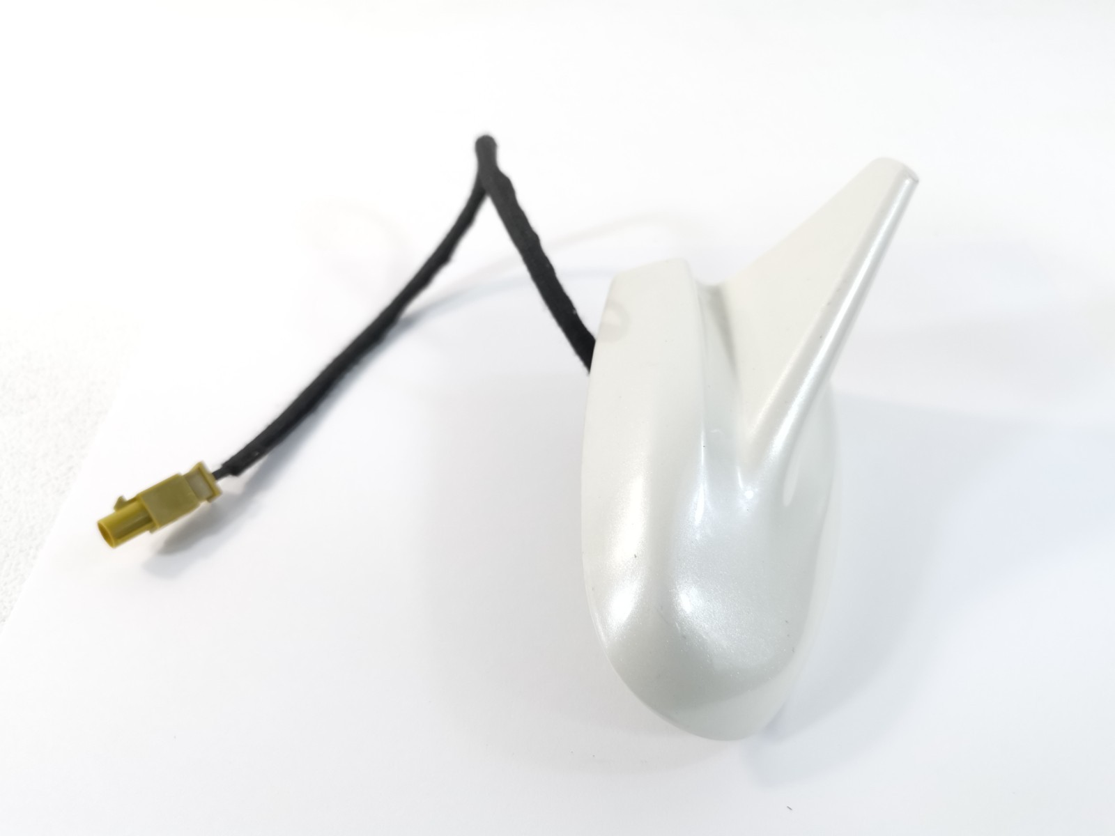 Maserati Ghibli RWD 3.0 2015 Rear Top Roof Shark Fin Antenna Module 670026017