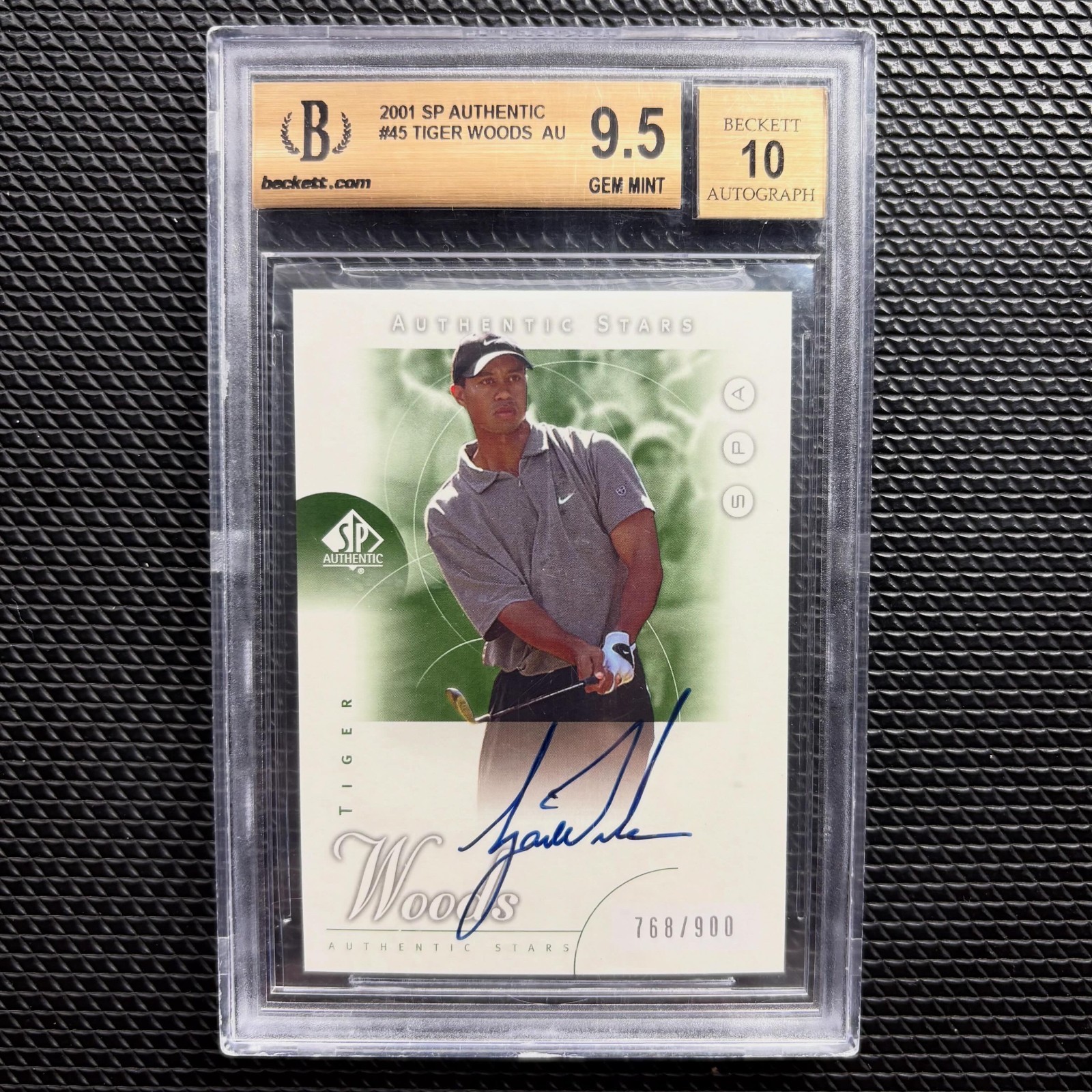 2001 SP Authentic Tiger Woods Rookie Auto /900 #45 RC BGS 9.5, 10 Autograph
