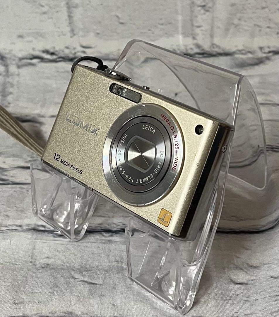 Panasonic LUMIX DMC-FX40 Gold Compact Digital Camera Tested