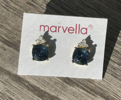 New Vintage Marvella Rhinestones Pierced Earrings