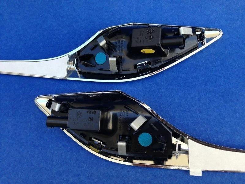 NEW** 09-UP BMW 63 13 7 303 244/243 Z4 E89 LCI CLEAR SIDE MARKER LIGHT LAMP SET - Image 4 of 4