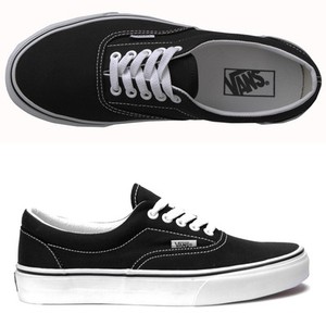 black vans tennis shoes