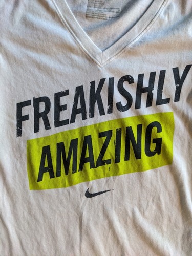 Nike Dri-Fit Athletic Tee, Women's X-Small Slim Fit - Freakishly Amazing Script - 第 3/12 張圖片