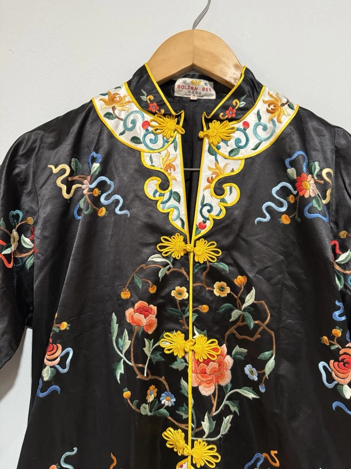 Vintage 20th C Chinese Silk Embroidery QiPao Robe Figures Flowers Art black Med - Image 4 of 4