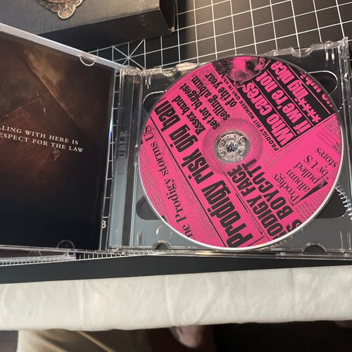 The Prodigy: Their Law - Singles 1990-2005 (3 CD 2005) Pre-Owned VG+ Complete - Picture 6 of 7