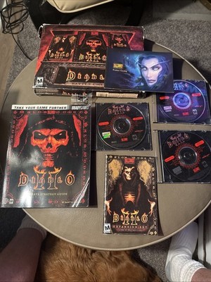Diablo Battle Chest (PC, 2001) Box very worn
