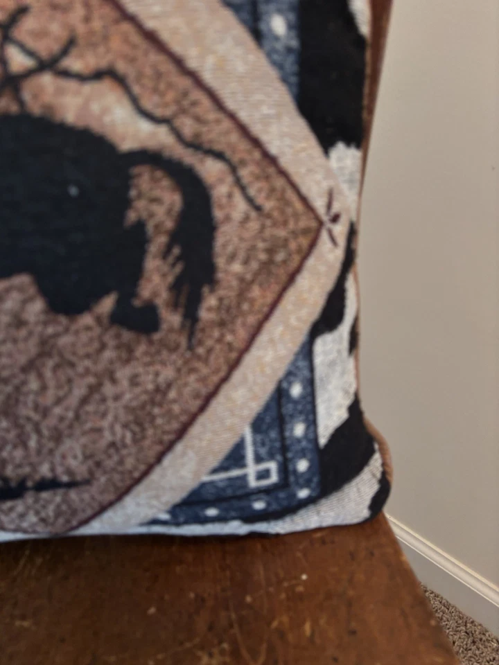 Tapiz vintage con estampado de vaca occidental y almohada de cuero sintético Cowboy Bucking Bronco Foto 4 de 4