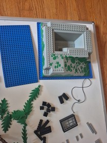 LEGO 6273 Rock Island Refuge   Vintage Lots of Parts figures Raised Base PARTS