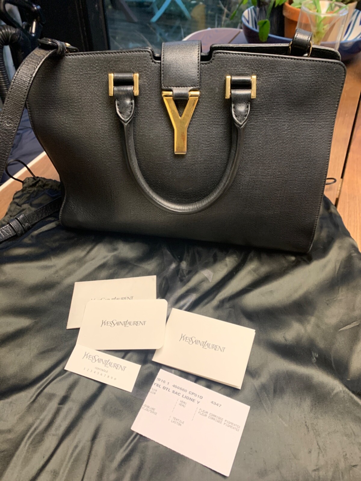 SAINT LAURENT Borsa a tracolla YSL cabas nera buone condizioni