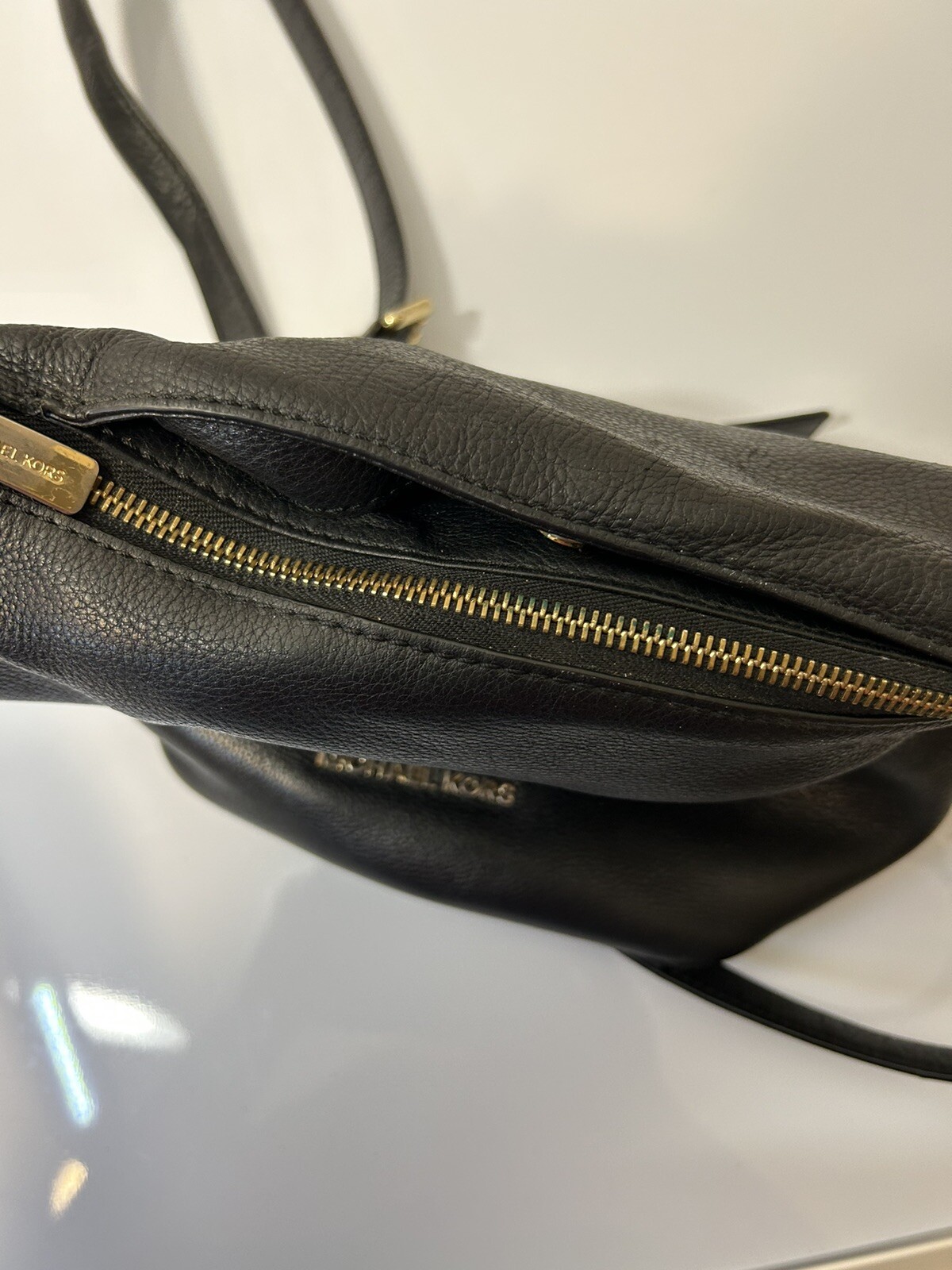 Michael Kors Bedford Medium Messenger Black Leather Crossbody Bag Pre