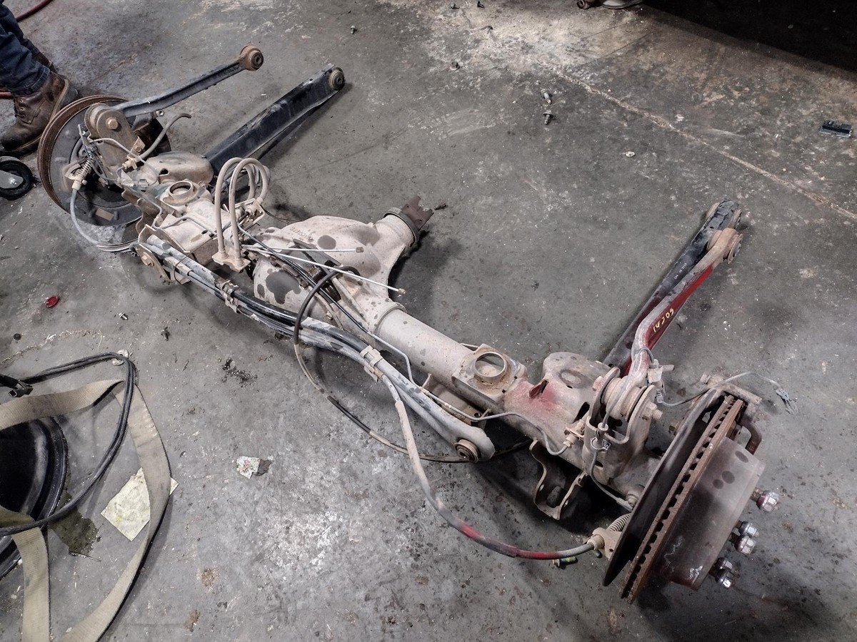 2009-2013 AVALANCHE 1500 Rear Axle Assembly 8-1/2