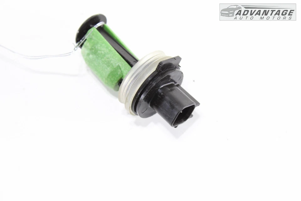 Interruptor de control de lámpara de luz de peligro de emergencia Buick Encore GX 2020-2021 OEM Foto 3 de 4