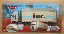 2010 DISNEY PIXAR CARS 18 CHET BOXKAAR HAULER - NIB - RARE