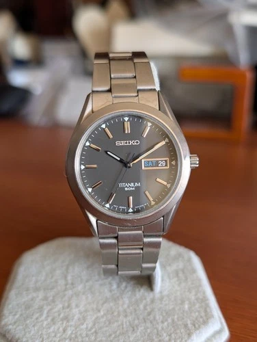 RARE Vintage Seiko Men's Titanium Wrist watch Day Date 7N43-0AB0 New Battery