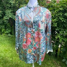 Vintage floral sleep shirt with lace - lightweight silky - Medium