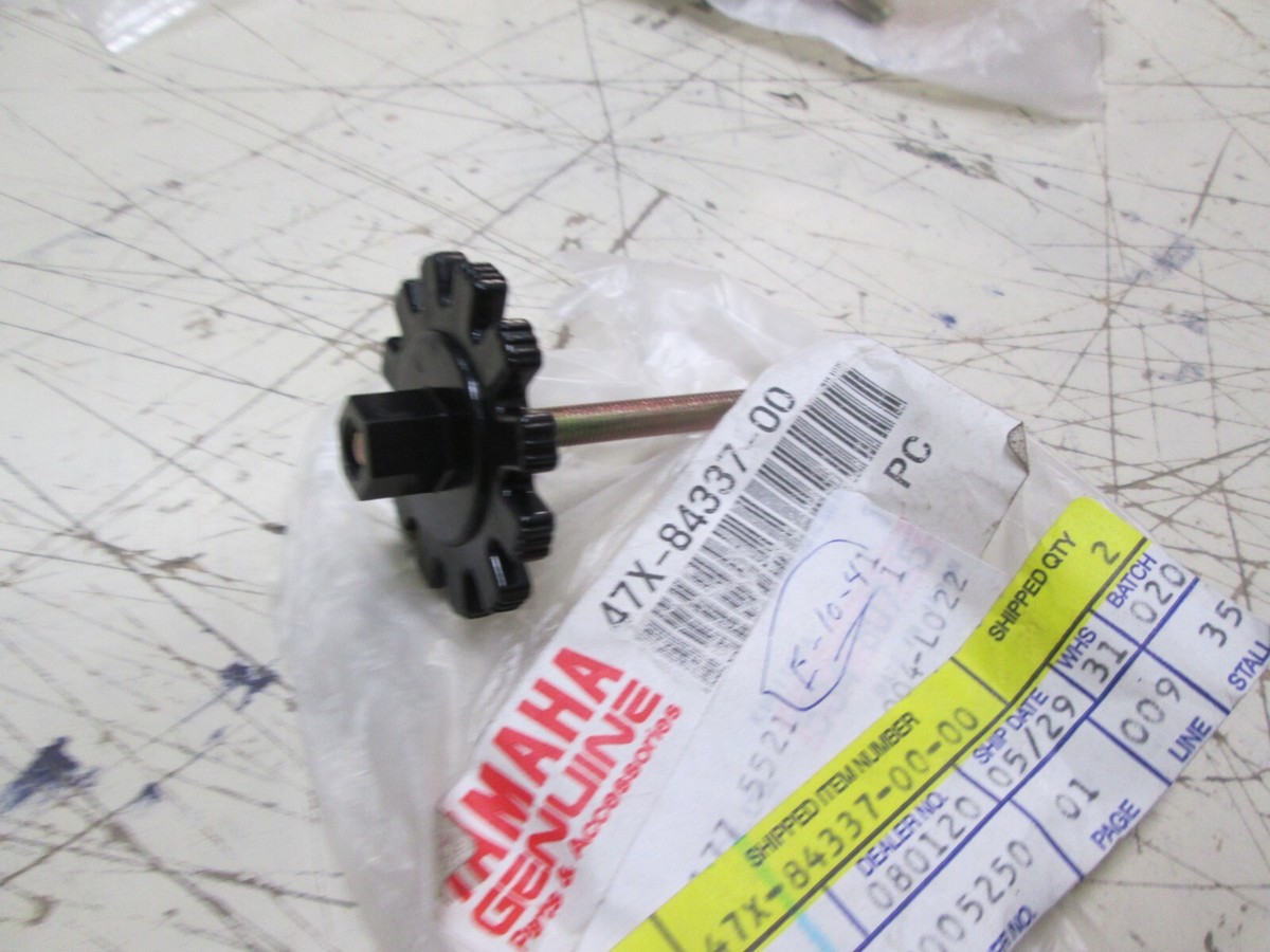 YAMAHA OEM - HEADLIGHT ADJUST SPECIAL SCREW KNOB - RD350 RD500 +